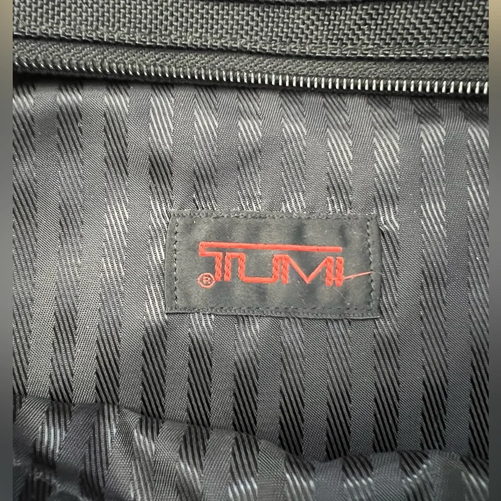 Tumi vintage slim